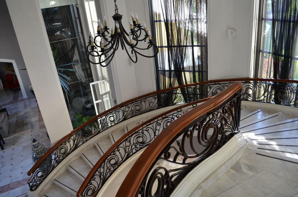 Plaza Camelinas Hotel Querétaro Exteriör bild